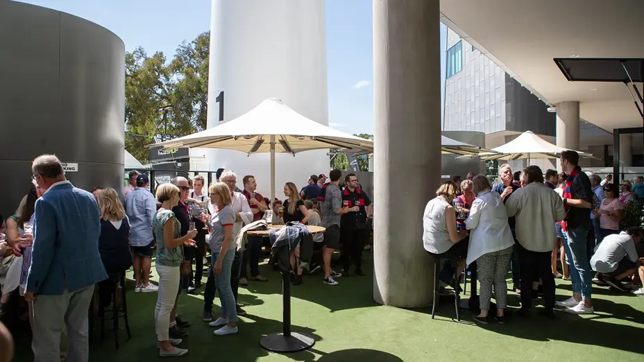 MCC2019_AFLRD1M_075_StumpsTavern_ImageCarousel.webp